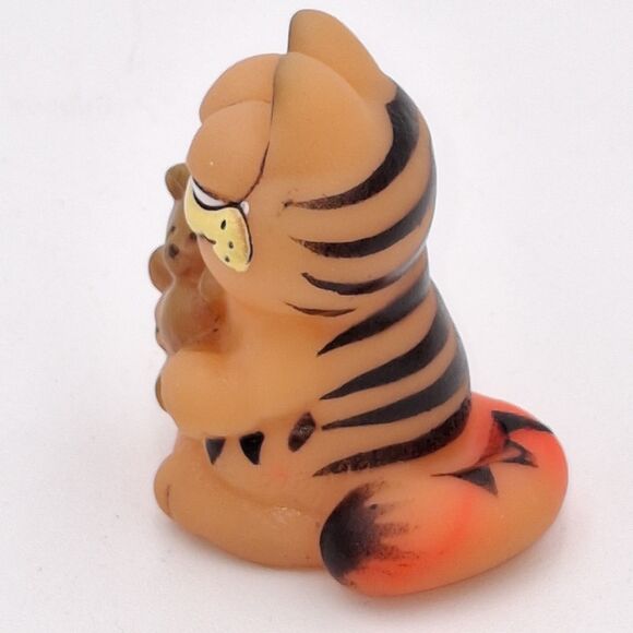 Vintage Garfield Holding Teddy Bear Pooky Rubber Pencil Topper Mini Figure - Picture 3 of 12